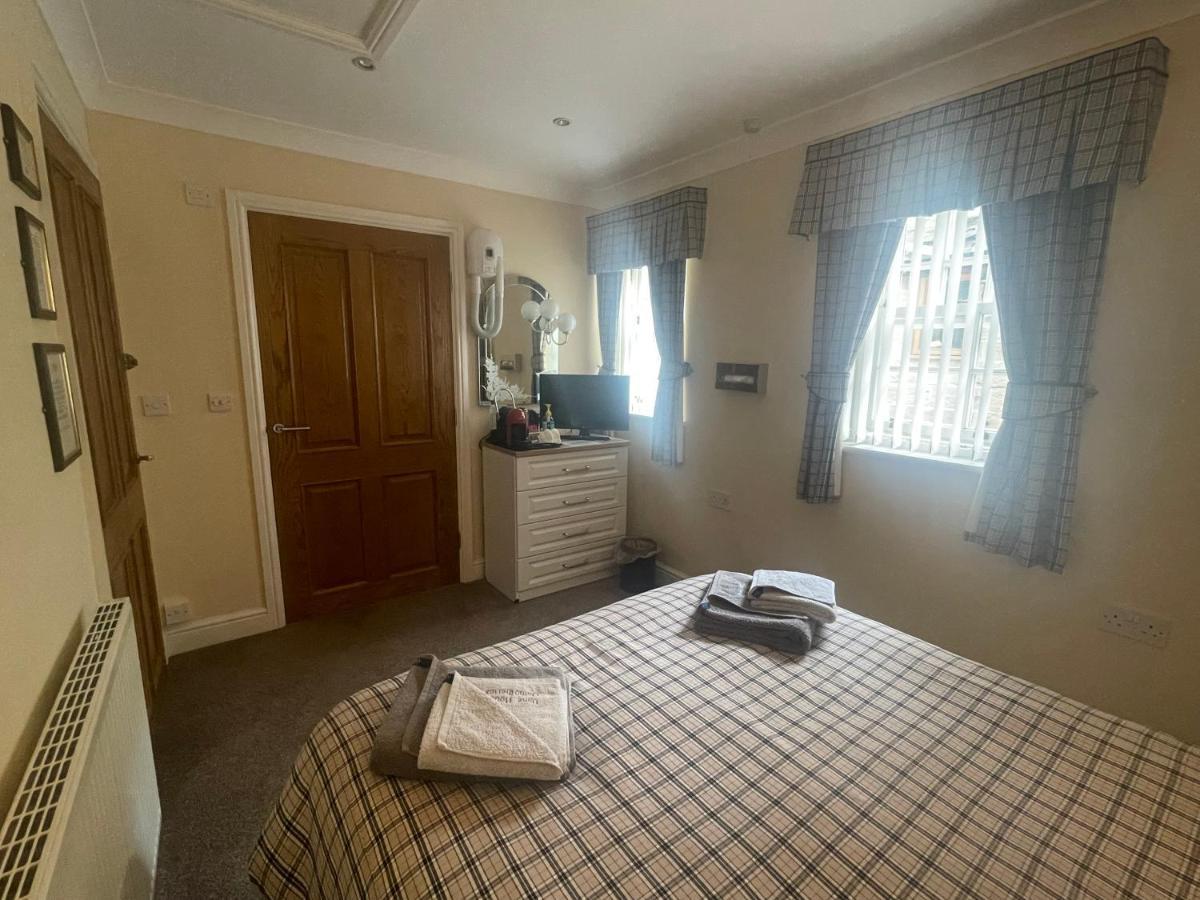 オスマザーリー Vane House Bed & Breakfast エクステリア 写真