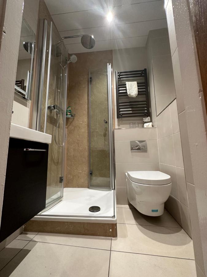 オスマザーリー Vane House Bed & Breakfast エクステリア 写真