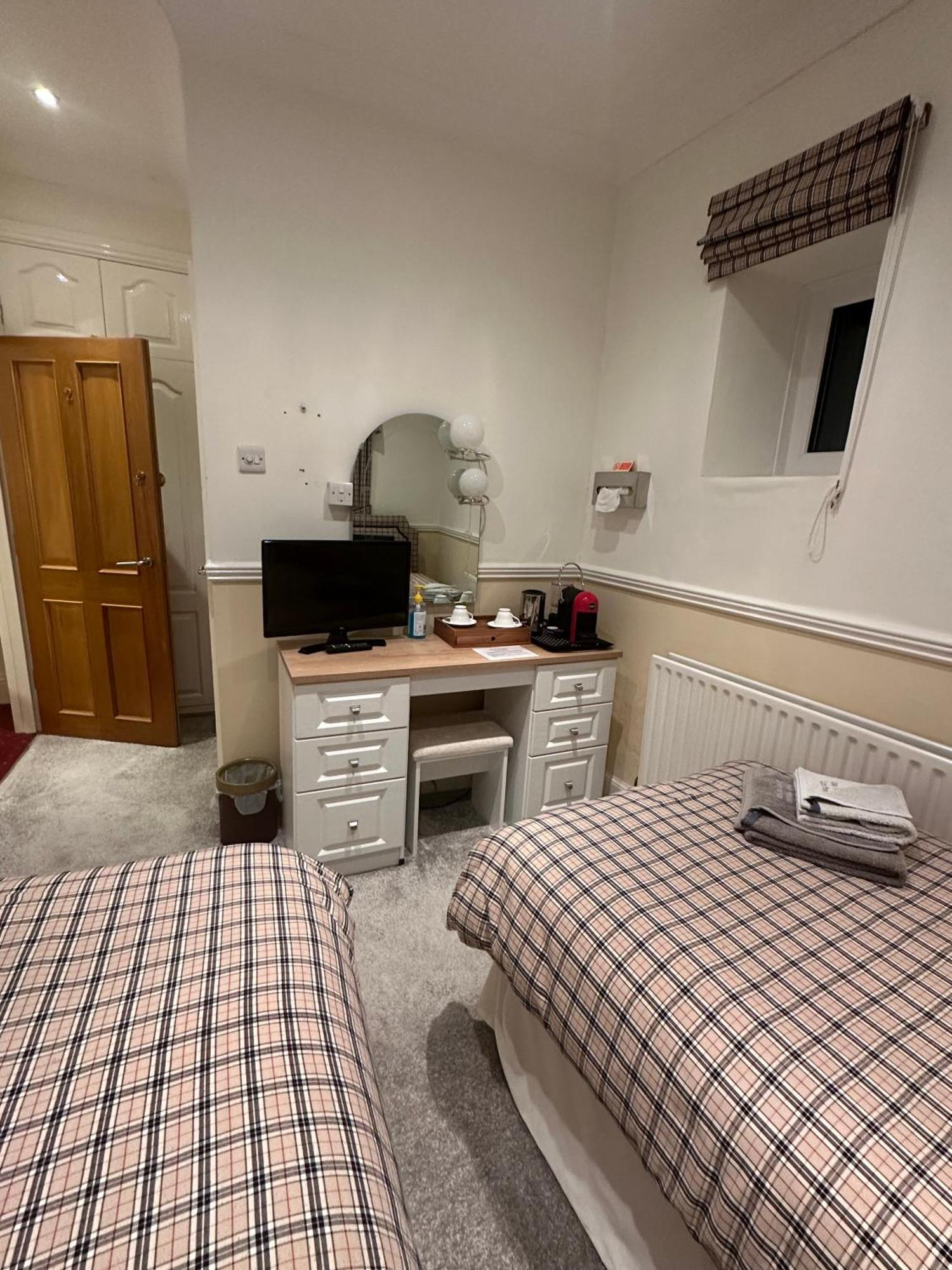 オスマザーリー Vane House Bed & Breakfast エクステリア 写真