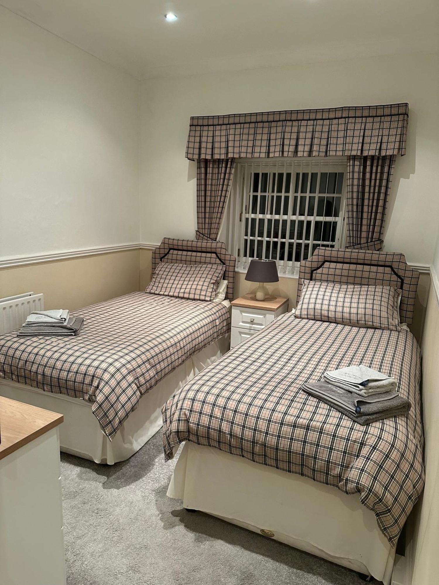 オスマザーリー Vane House Bed & Breakfast エクステリア 写真